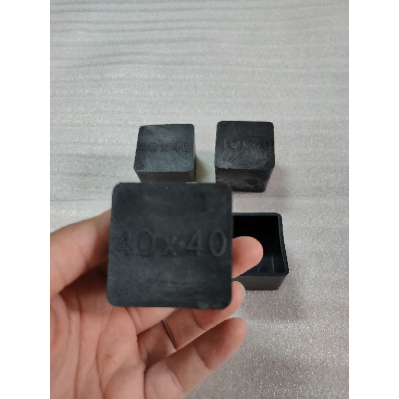 Bộ 10 chụp vuông 40×40mm bao ngoài - chụp - chân đế - nút cao su bịt chân bàn