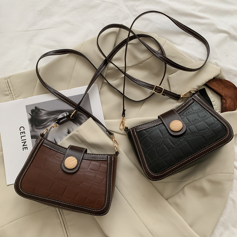 Túi đeo vai JASMIN NOIR họa tiết da cá sấu sành điệu