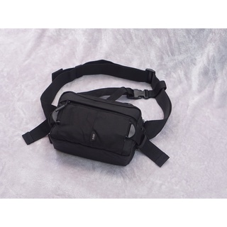 Túi đeo chéo nam.