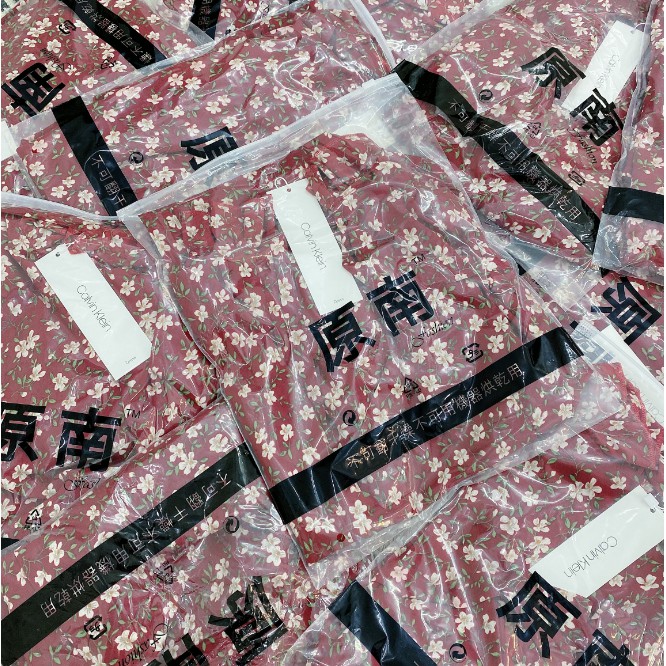 Váy hoa nhí đỏ cài cúc đai eo xinh xắn | BigBuy360 - bigbuy360.vn