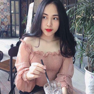 Áo trễ vai bánh bèo