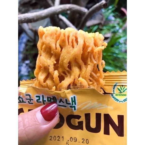 Mì tôm trẻ em Shogun Hàn Quốc ăn liền rắc phomai hộp 30 gói 540g