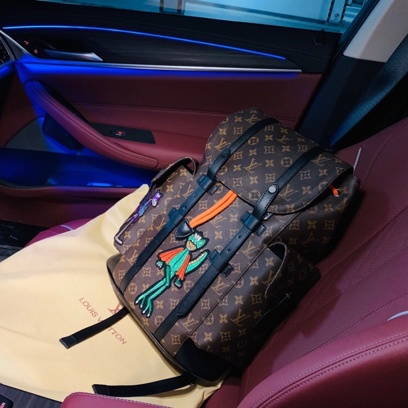 Balo thời trang đeo vai da cao cấp thêu hoạ tiết dáng to khoá dây rút louis vuitton LV