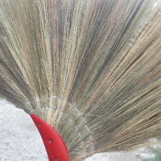 Chổi cỏ quét nhà cán mủ