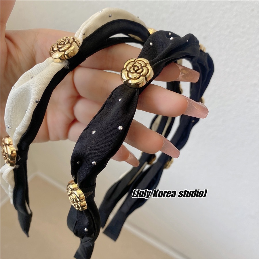 Bờm tóc Hàn Quốc gắn hoa Cha.el hai màu đen và trắng cực xinh TB521