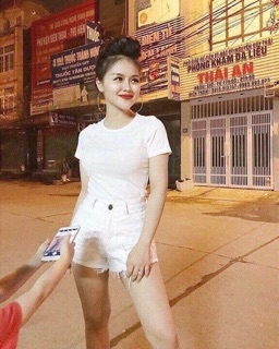 Quần shorts (sooc) kaki trắng rách