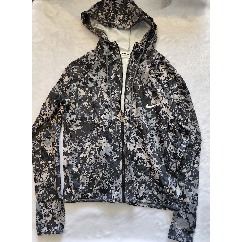 Áo khoác thể thao nữ họa tiết có mũ