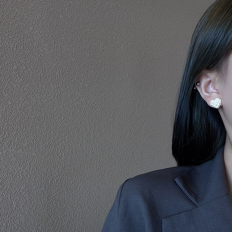 Bông Tai Hình Trái Tim Phong Cách Retro Dành Cho Nữ