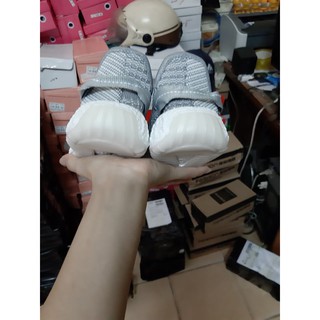 GIày YZ dây phản quang màu xám đậm