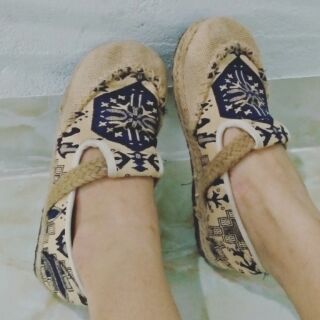 Giày thổ cẩm