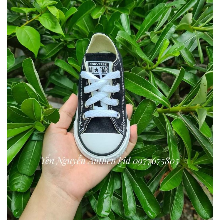 Giày thể thao cho bé