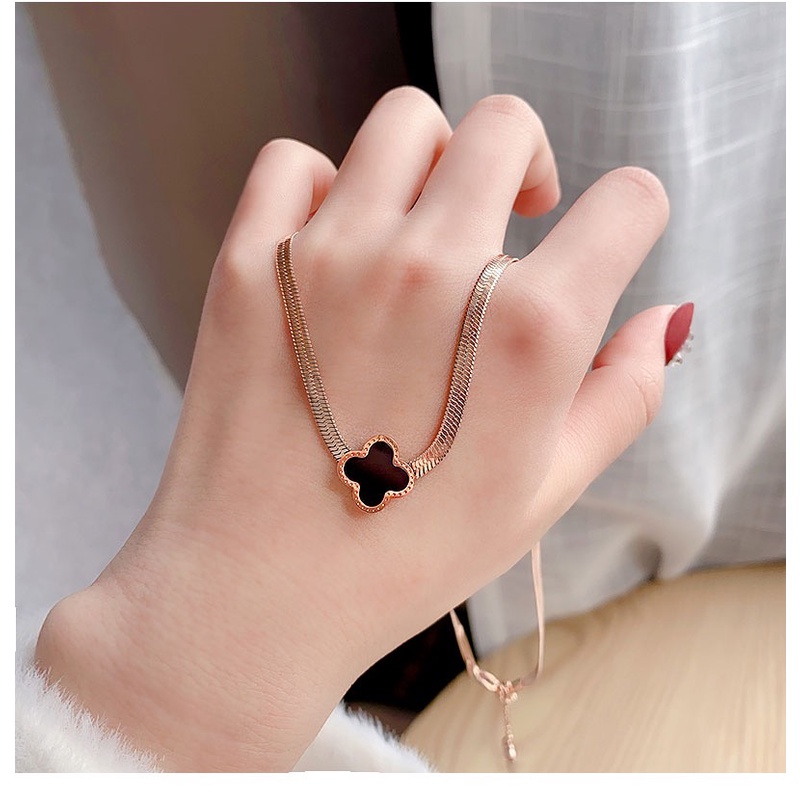 Dây Chuyền Thép Titan Mạ Vàng Hồng 18K Mặt Hình Cỏ Bốn Lá Màu Đen Thời Trang