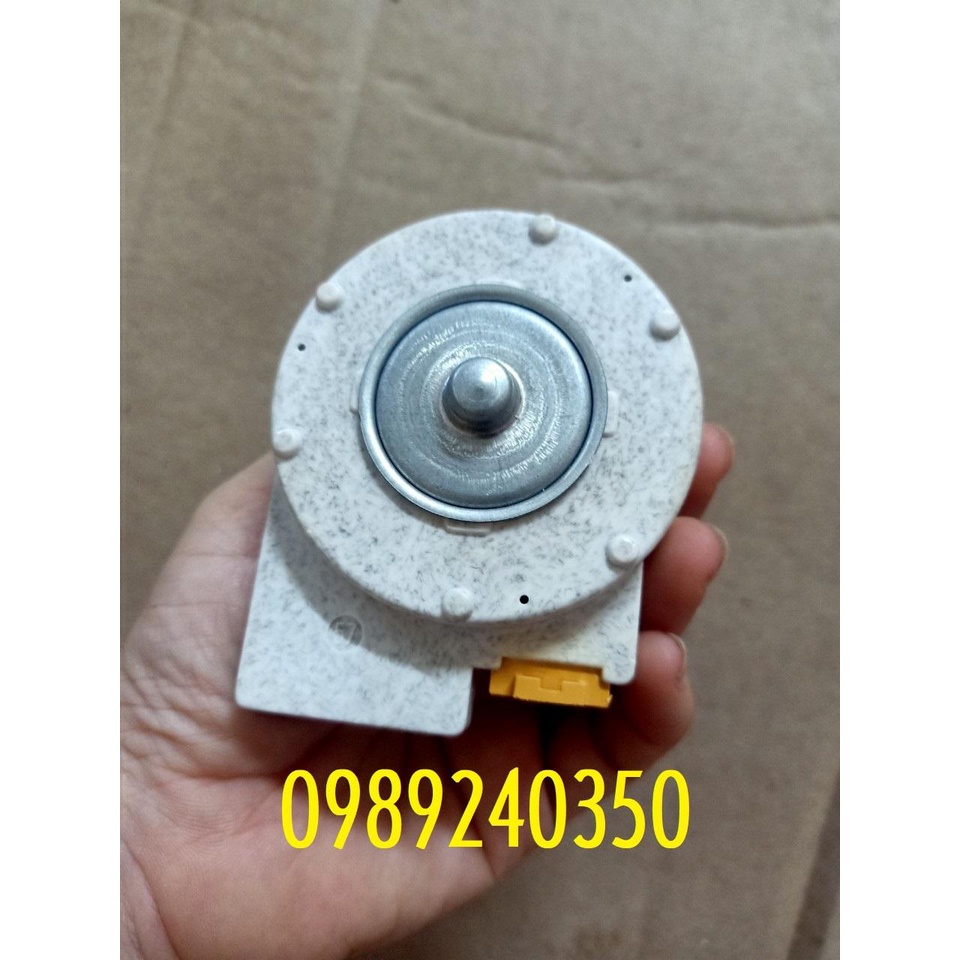 Quạt sứ tủ lạnh HITACHI mới chính hãng