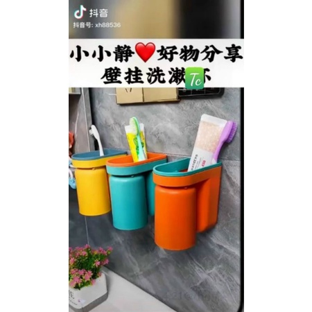 ❤❤❤ Hot hot❤️❤️❤️Giá đựng bàn chải đánh răng kiểu úp ngược tích hợp để cốc súc miệng, kèm miếng dán tường siêu dính