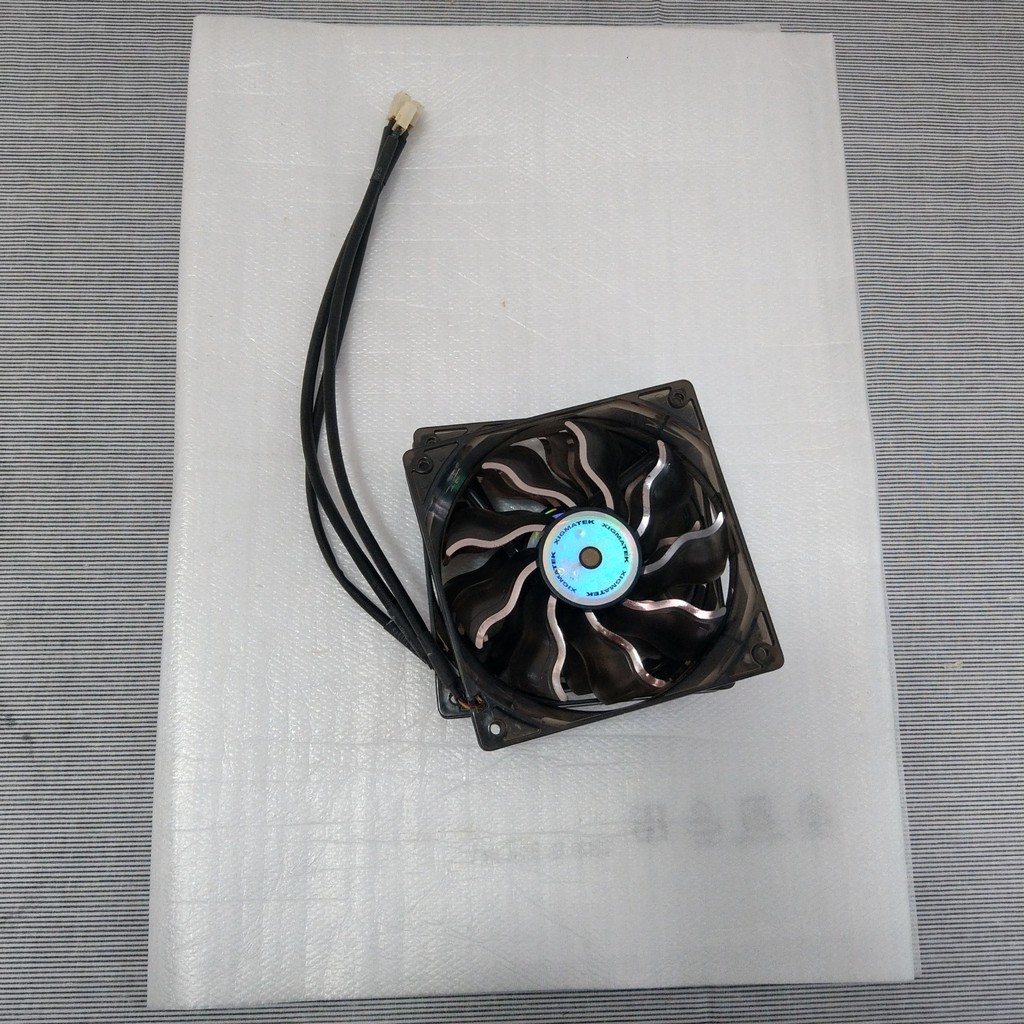 Quạt tản nhiệt Xigmatek led trắng