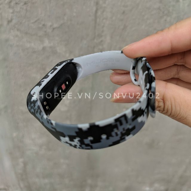 Dây đeo thay thế họa tiết chính hãng Mijobs cho Miband 3/4/5/6