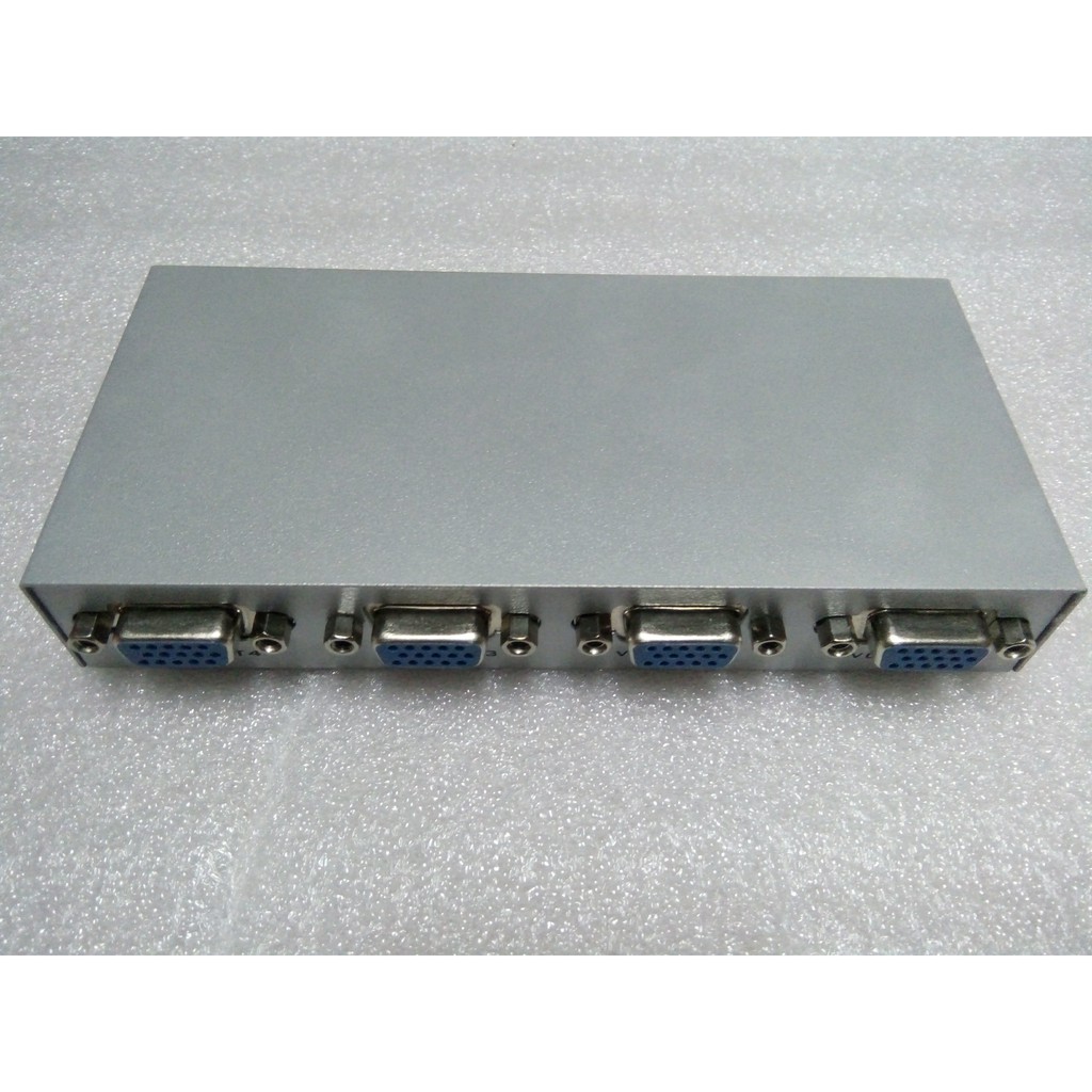 Bộ chia VGA 1 ra 4