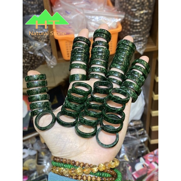 Nhẫn tròn đá bản vuông ngọc sơn thủy