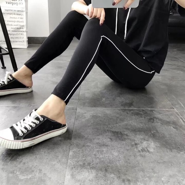 LEG01 Quần Legging thun co dãn, màu đen kết hợp sọc trắng nổi bật, dành cho các bạn tuổi teen năng động