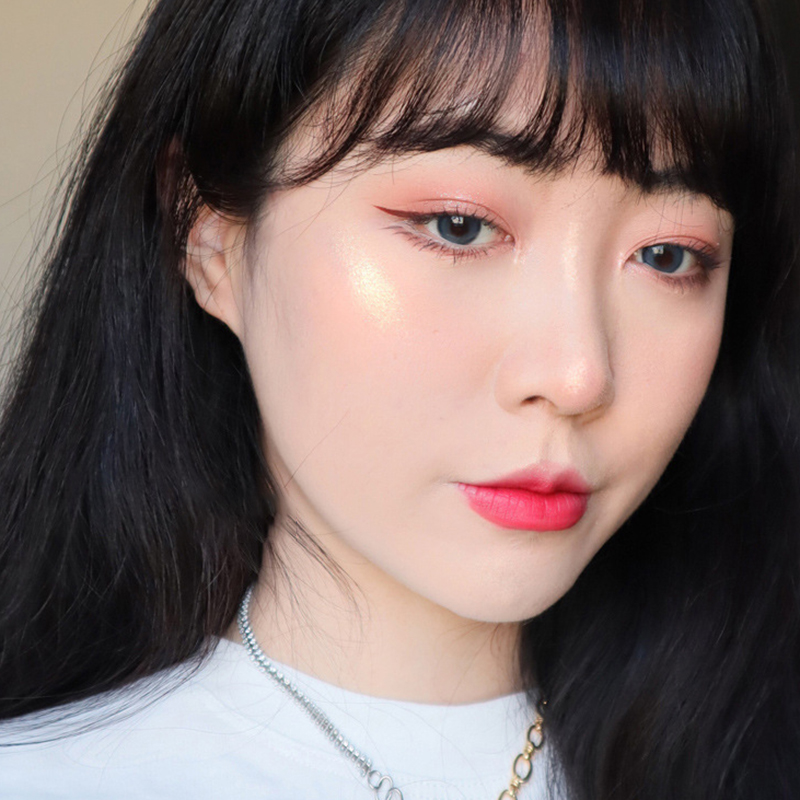 (Hàng Mới Về) Kem Bắt Sáng Dạng Lỏng Tạo Khối Lấp Lánh Cao Cấp
