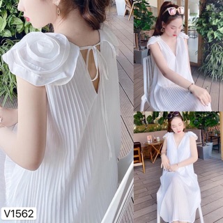 Váy trắng dáng xoè thiết kế