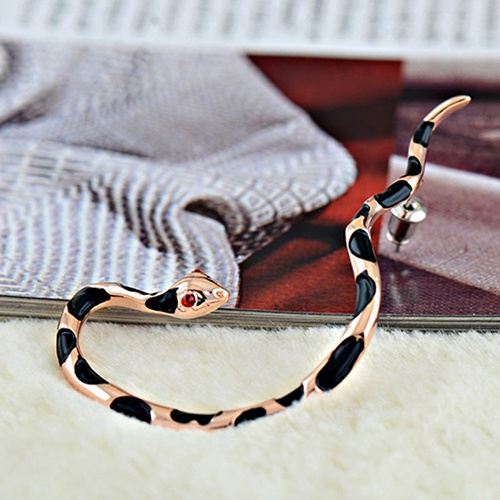 Cặp khuyên vành tai hình rắn độc cá tính độc đáo dành cho nữ