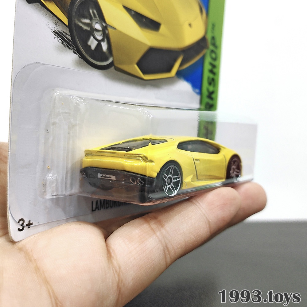 Xe mô hình 1:64 Hot Wheels Basic HW Workshop: HW Garage 2015 - Lambor Huracan LP 610-4 CFH19