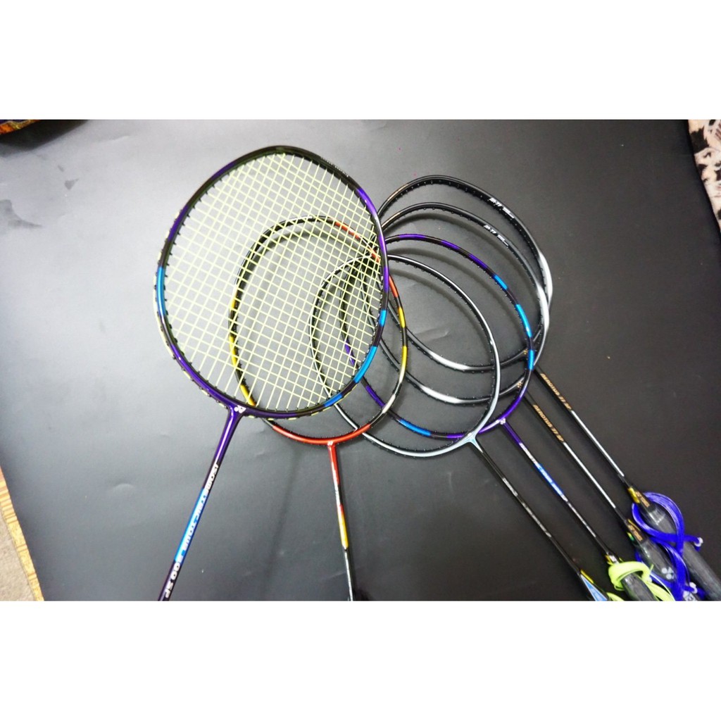Có video Vợt cầu lông Yo.nex carbon, tặng quấn tay cầm và quả cầu, cước căng dây, bao vợt. Hàng loại 1