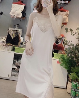 VÁY LỤA CAO CẤP XẺ TÀ PHỐI REN