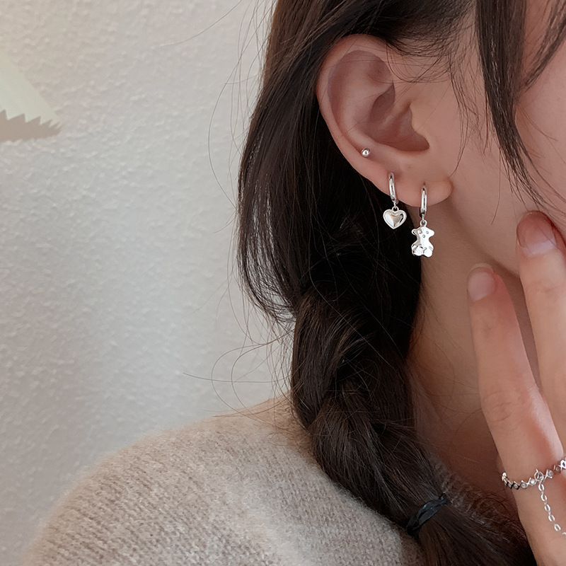 Bông tai hình gấu/ trái tim bất đối xứng đơn giản 19973