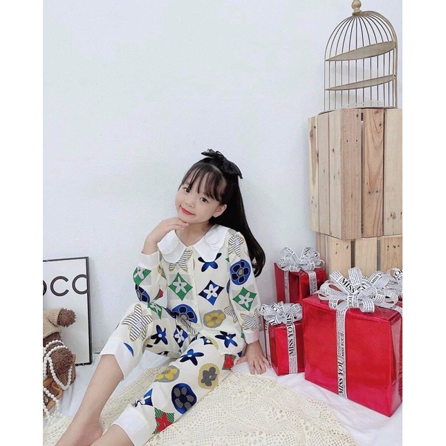 sale bộ lụa dài bé gái