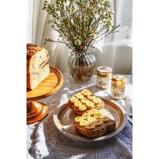 Bánh mì nguyên cám + bơ hạt