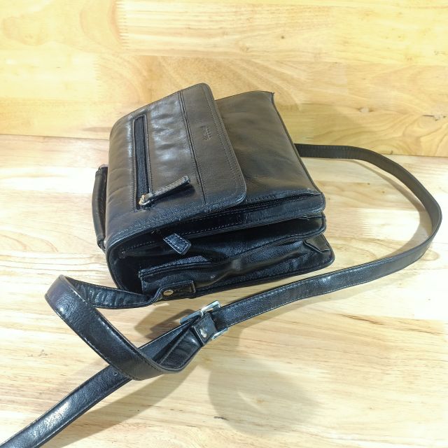 Túi đeo chéo da thật secondhand  110610