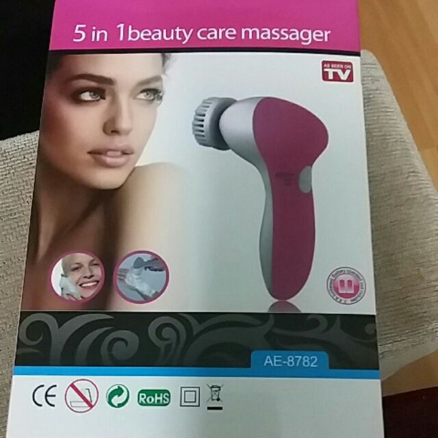 Máy massage rửa mặt 5in1