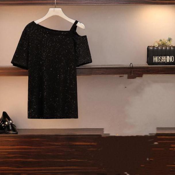 Áo phông nhũ lệch vai