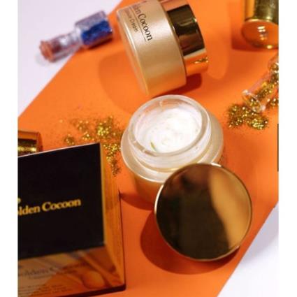 Kem Dưỡng Ẩm Chiết Xuất Kén Tơ Tằm Vàng Golden Cocoon 50Gr- Mỹ Phẩm Cao Cấp của Korea