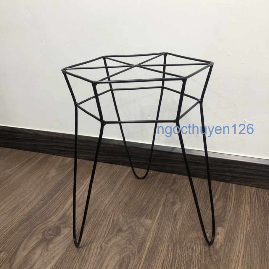 Bộ 02 kệ cao lục giác đặt chậu hoa bằng sắt sơn tĩnh điện màu đen size 26x36cm