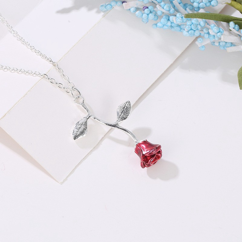 Vòng cổ mặt hình cành hoa hồng đỏ xinh xắn cho nữ