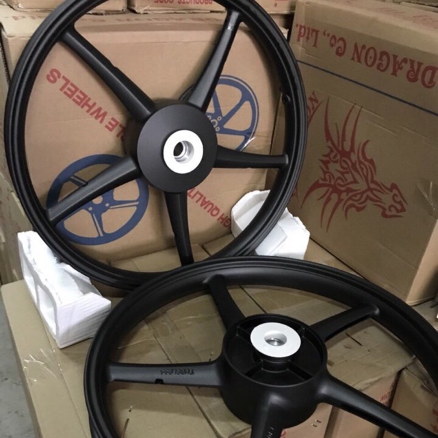 Mâm 5 cây asiro đùm và đĩa