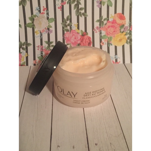 Kem dưỡng ẩm da ban đêm Olay Age Defying Classic Night Cream 56g Hàng Mỹ