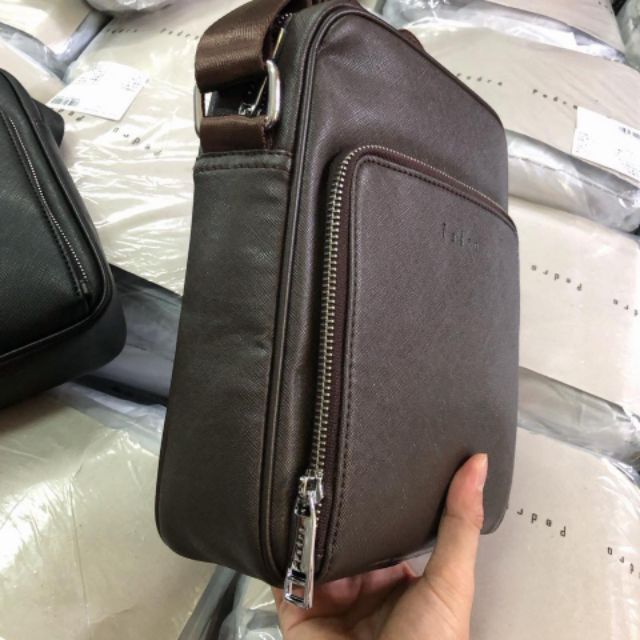 Túi đeo chéo Pedro Shoulder Bag
