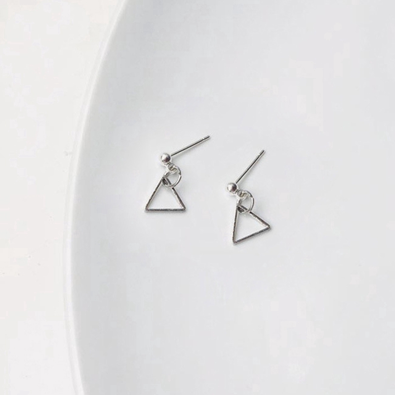 Hoa tai kim loại dáng tròn/tam giác màu bạc kiểu Hàn Quốc thích hợp làm quà tặng cho bạn gái