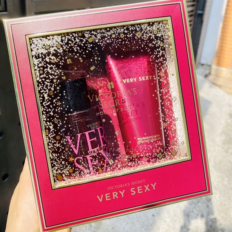 Set xịt thơm Victoria’s Secret 75ml & lotion 100ml mùi Very Sexy bán chạy nổi tiếng bao nhiêu năm qua nhà Vic