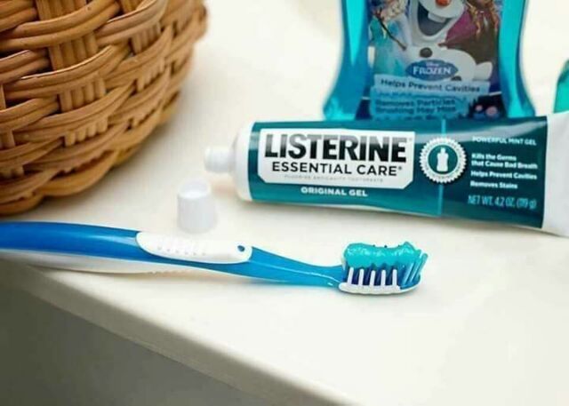 Kem đánh răng  LISTERINE  Mỹ hương bạc hà thơm mát 119g