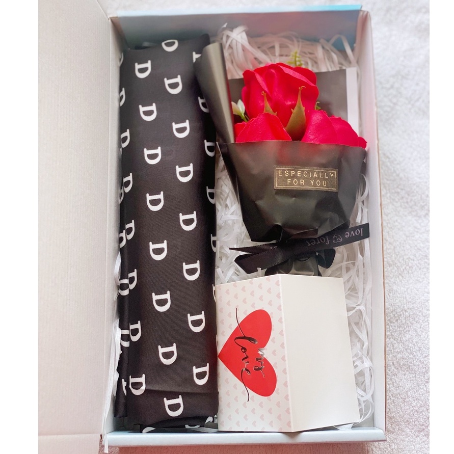 Quà Tặng Ý Nghĩa Ngày 20-10, 20-11 Có Hộp Đựng, Khăn Lụa, Hoa Sáp, Tặng Kèm Thiệp Viết Tay