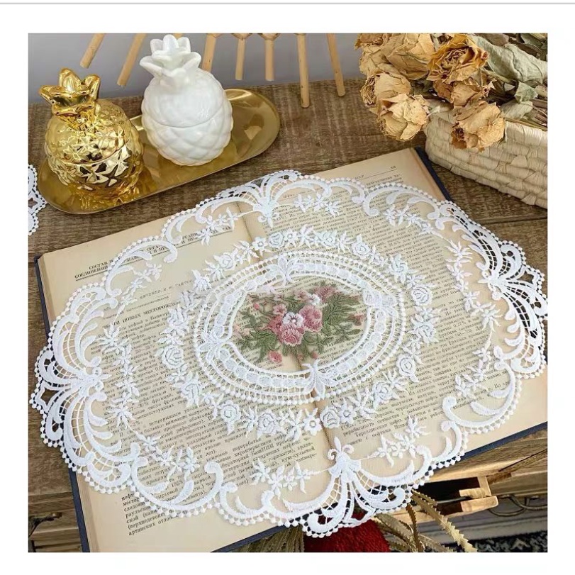 Tấm Lót Bàn Ăn Thêu Ren Phong Cách Cổ Điển