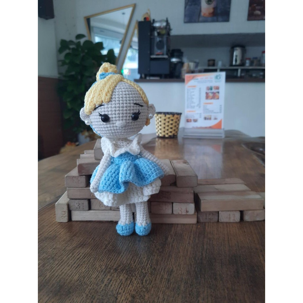 Búp bê len