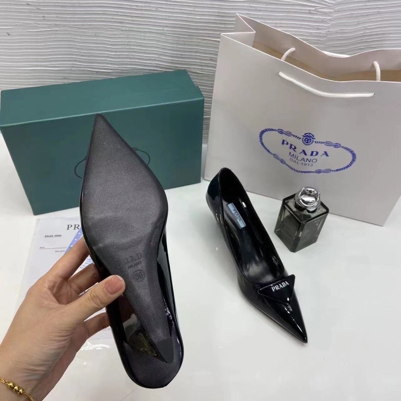 Giày cao gót mũi nhọn đế cách điệu mã mới 2022