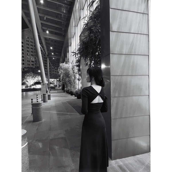 Váy len H.I.U ROOM body dáng dài dự tiệc thu đông, Anes dress cut out lưng sexy H.I.U design 2021. | BigBuy360 - bigbuy360.vn