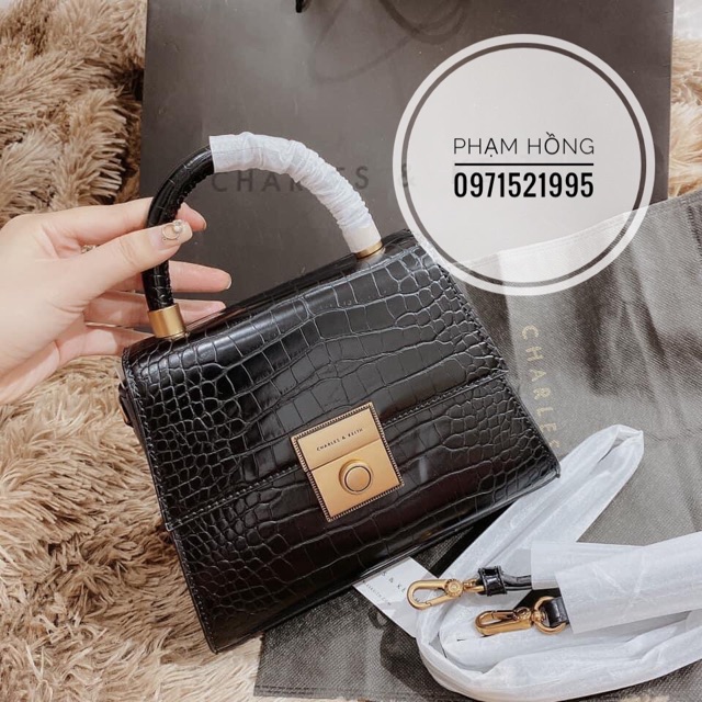 Túi C.K vân rắn quai cầm tay khuy vuông  mẫu mới 2020. Ảnh chụp thật